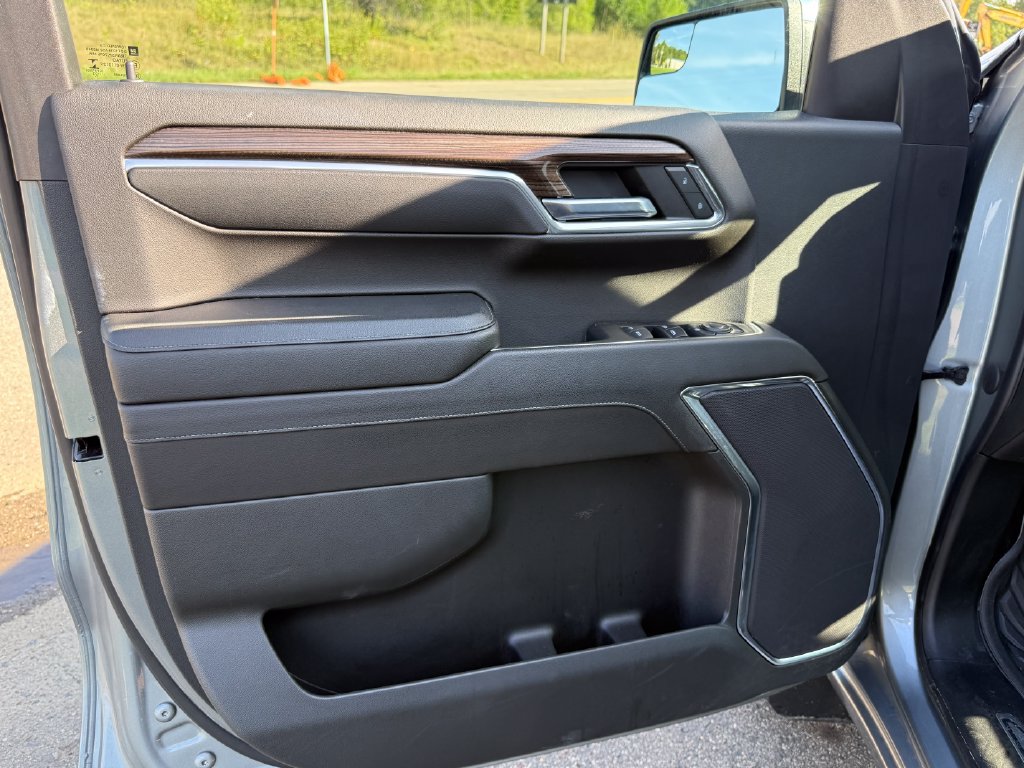 2023 Chevrolet Silverado 1500 LT - Photo 12