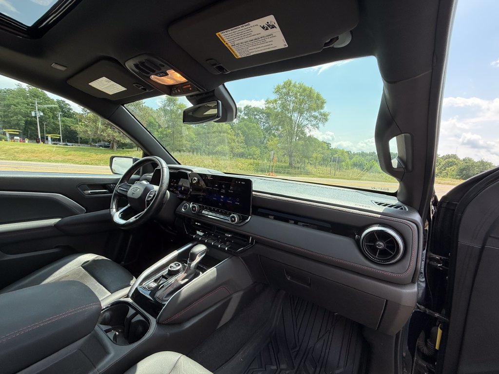 2025 Chevrolet Colorado Z71 - Photo 36