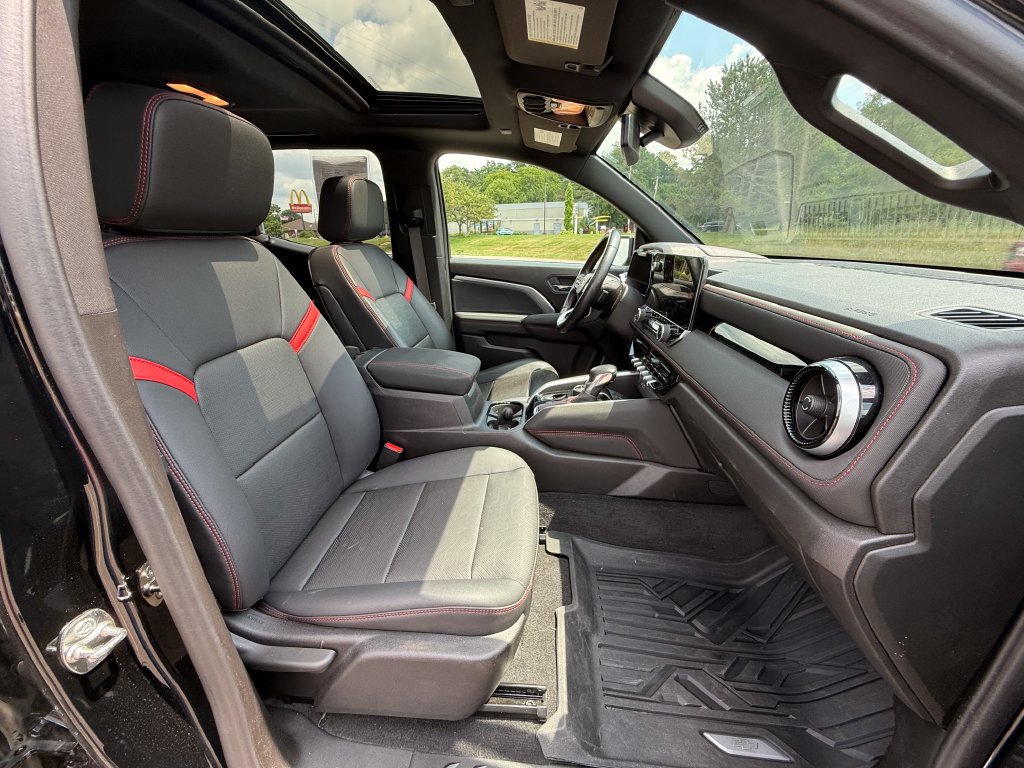 2025 Chevrolet Colorado Z71 - Photo 35