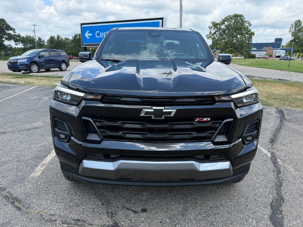 2025 Chevrolet Colorado Z71 - Photo 11