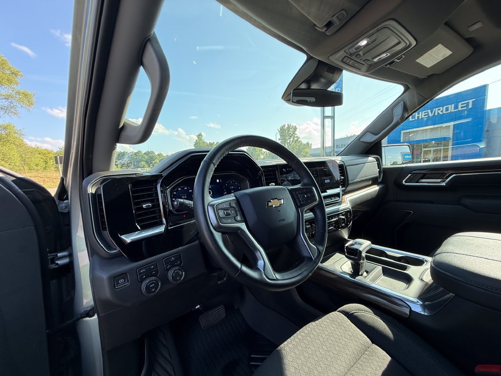 2023 Chevrolet Silverado 1500 LT - Photo 15