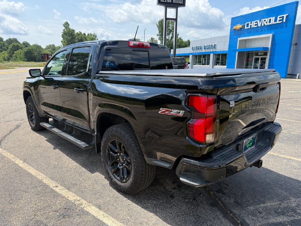 2025 Chevrolet Colorado Z71 - Photo 3