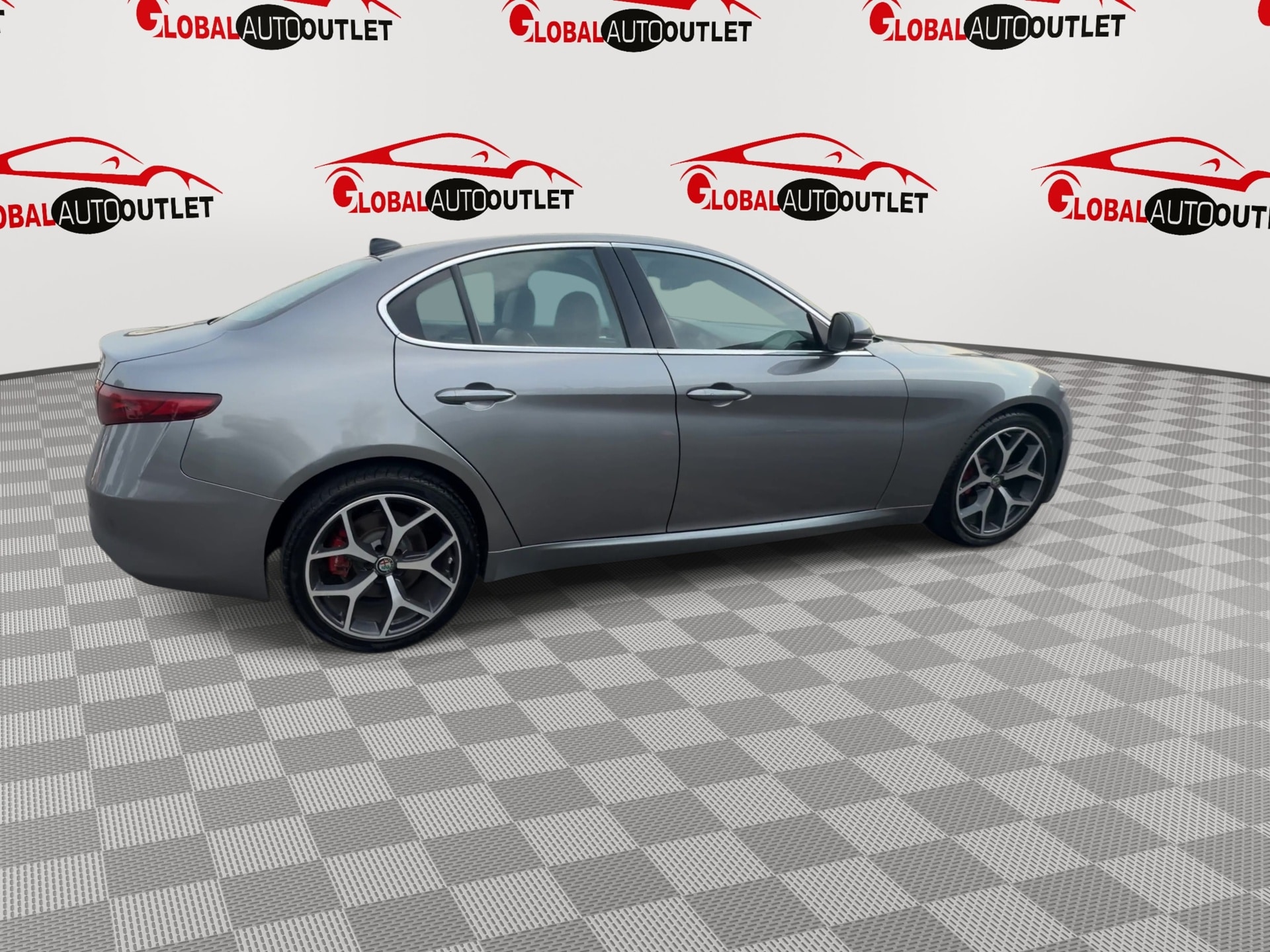 2019 Alfa Romeo Giulia Base - Photo 8