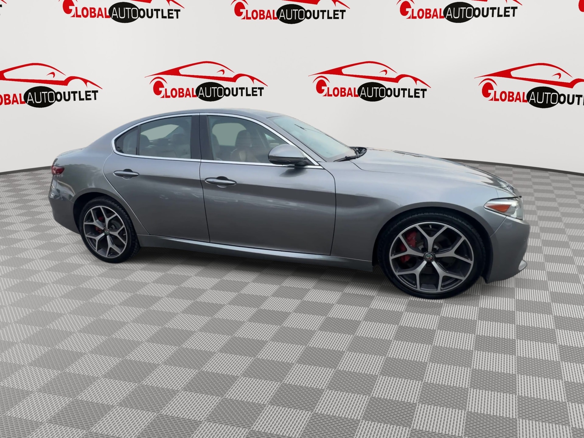 2019 Alfa Romeo Giulia Base - Photo 9