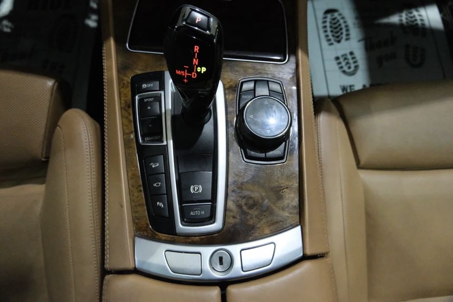 2015 BMW 7 Series 750Li - Photo 32
