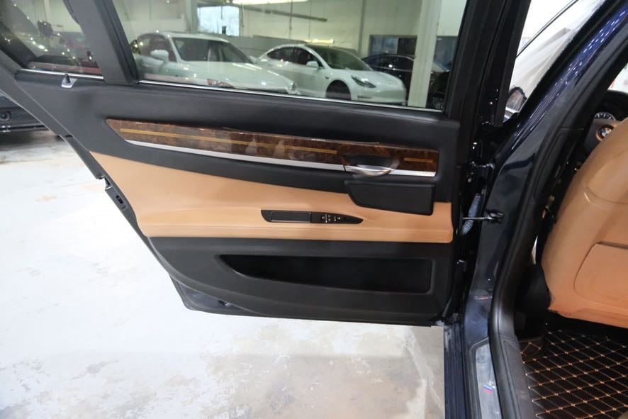2015 BMW 7 Series 750Li - Photo 23