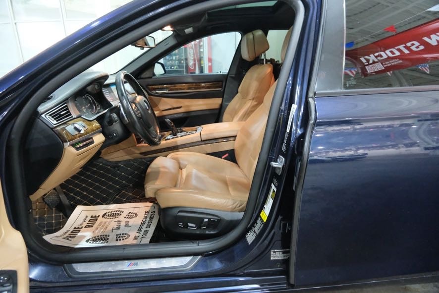 2015 BMW 7 Series 750Li - Photo 17