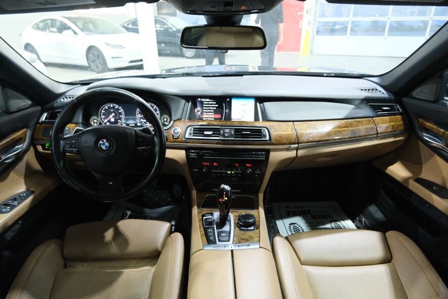 2015 BMW 7 Series 750Li - Photo 29