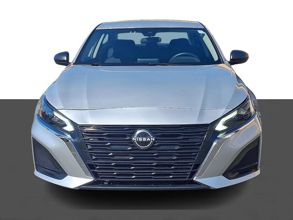 Used 2024 Nissan Altima 2.5 SV Sedan