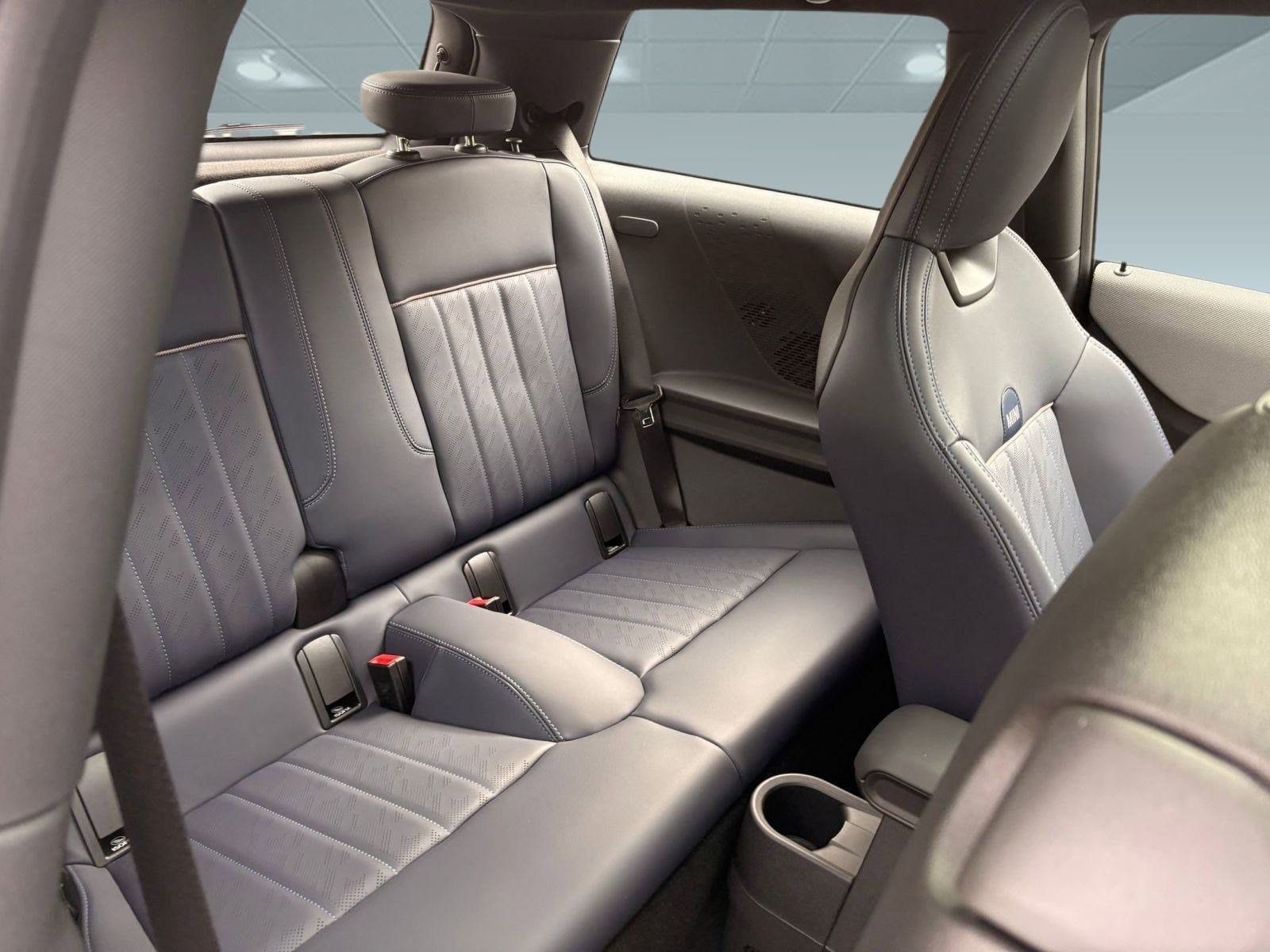 2026 MINI Hardtop 2 Door - Photo 24