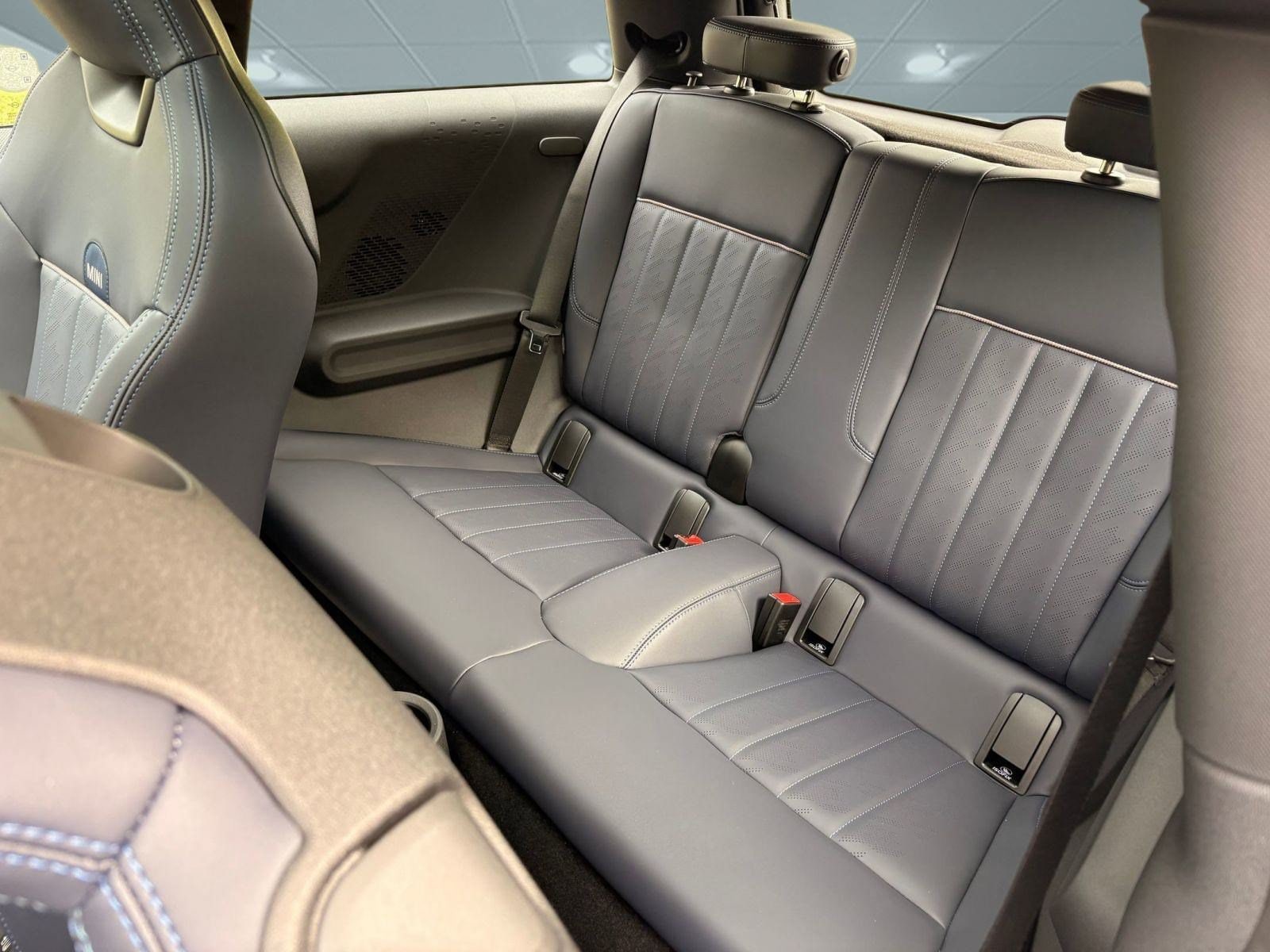 2026 MINI Hardtop 2 Door - Photo 23