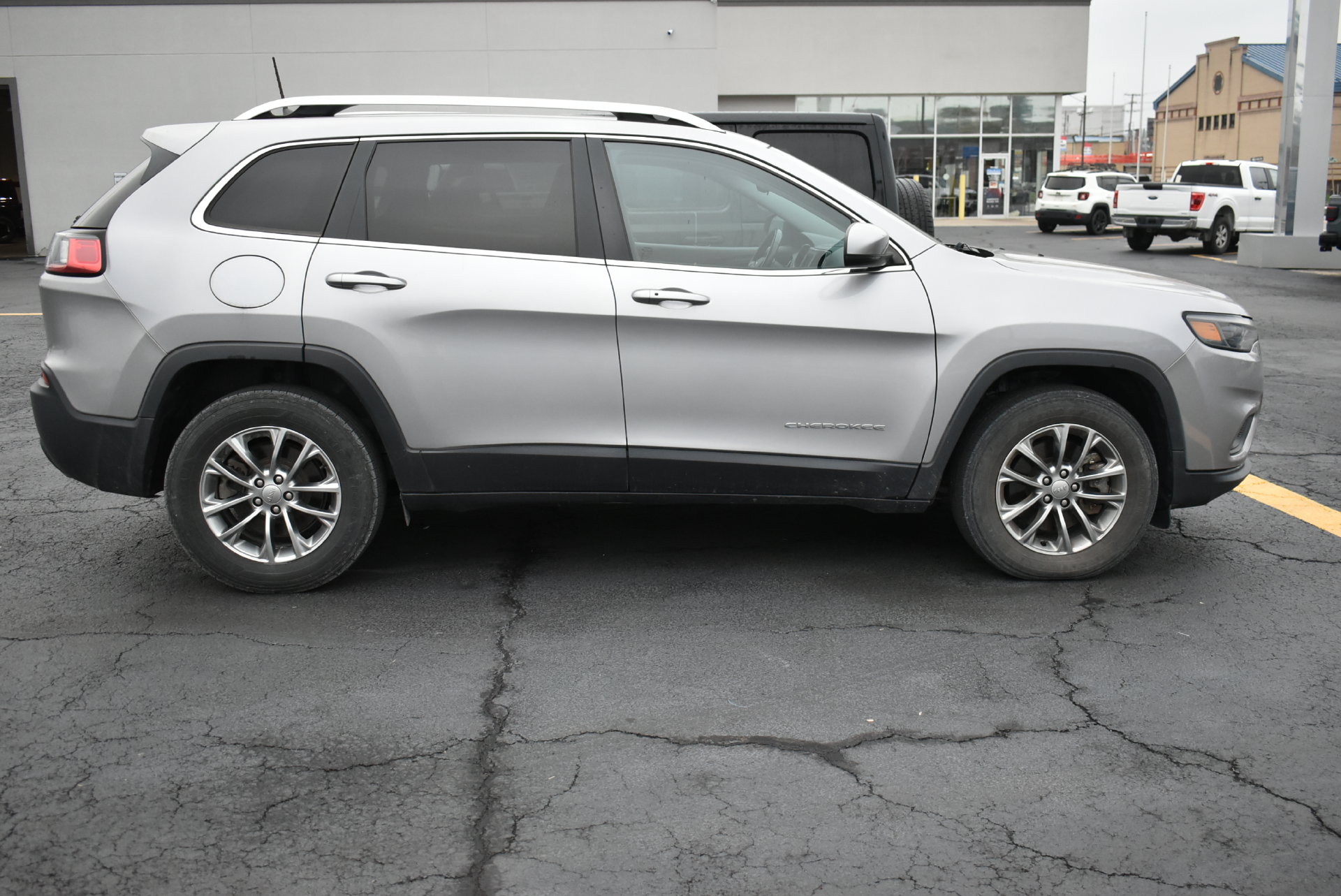 Used 2021 Jeep Cherokee Latitude Lux SUV