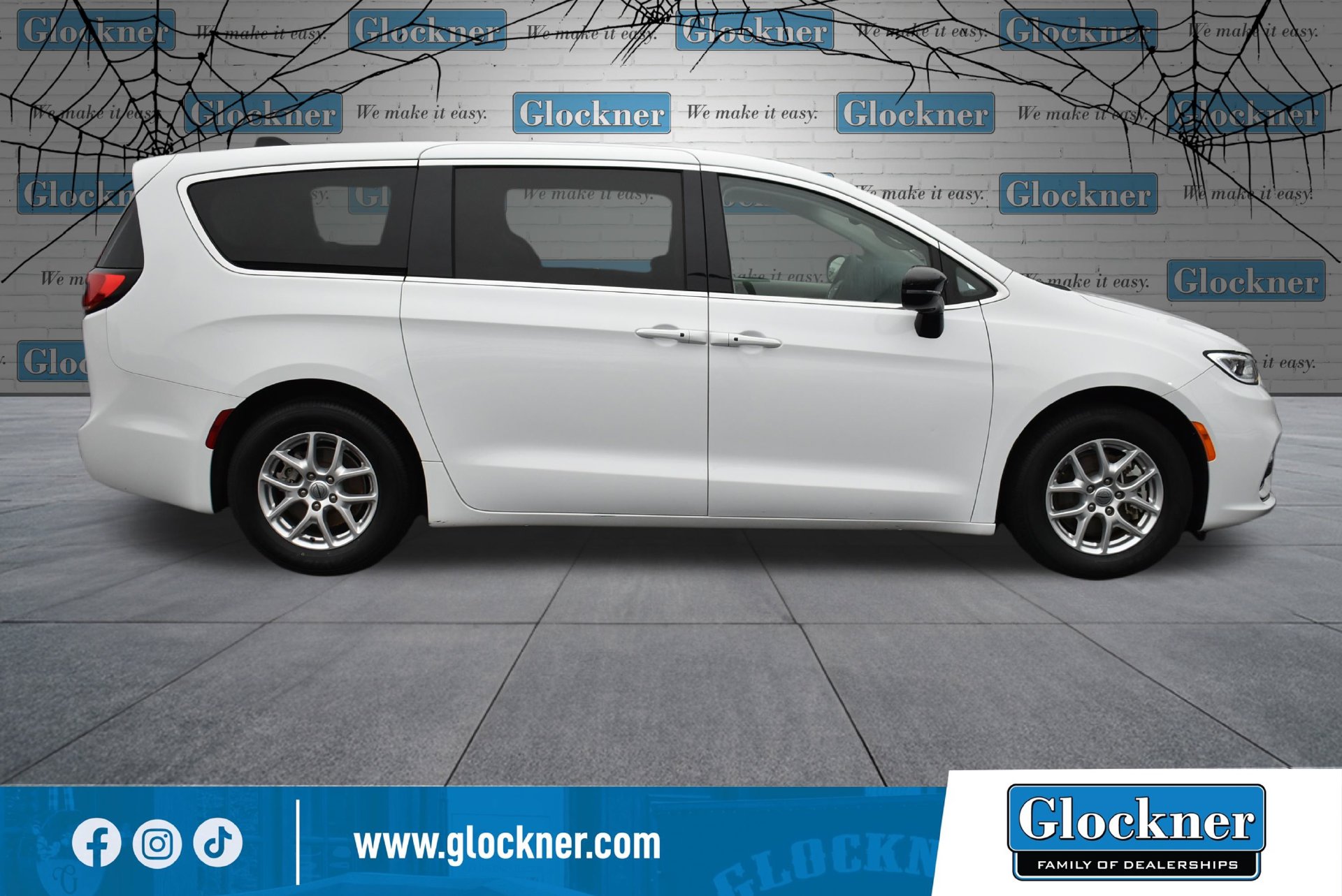 Used 2024 Chrysler Pacifica Touring L Minivan/Van