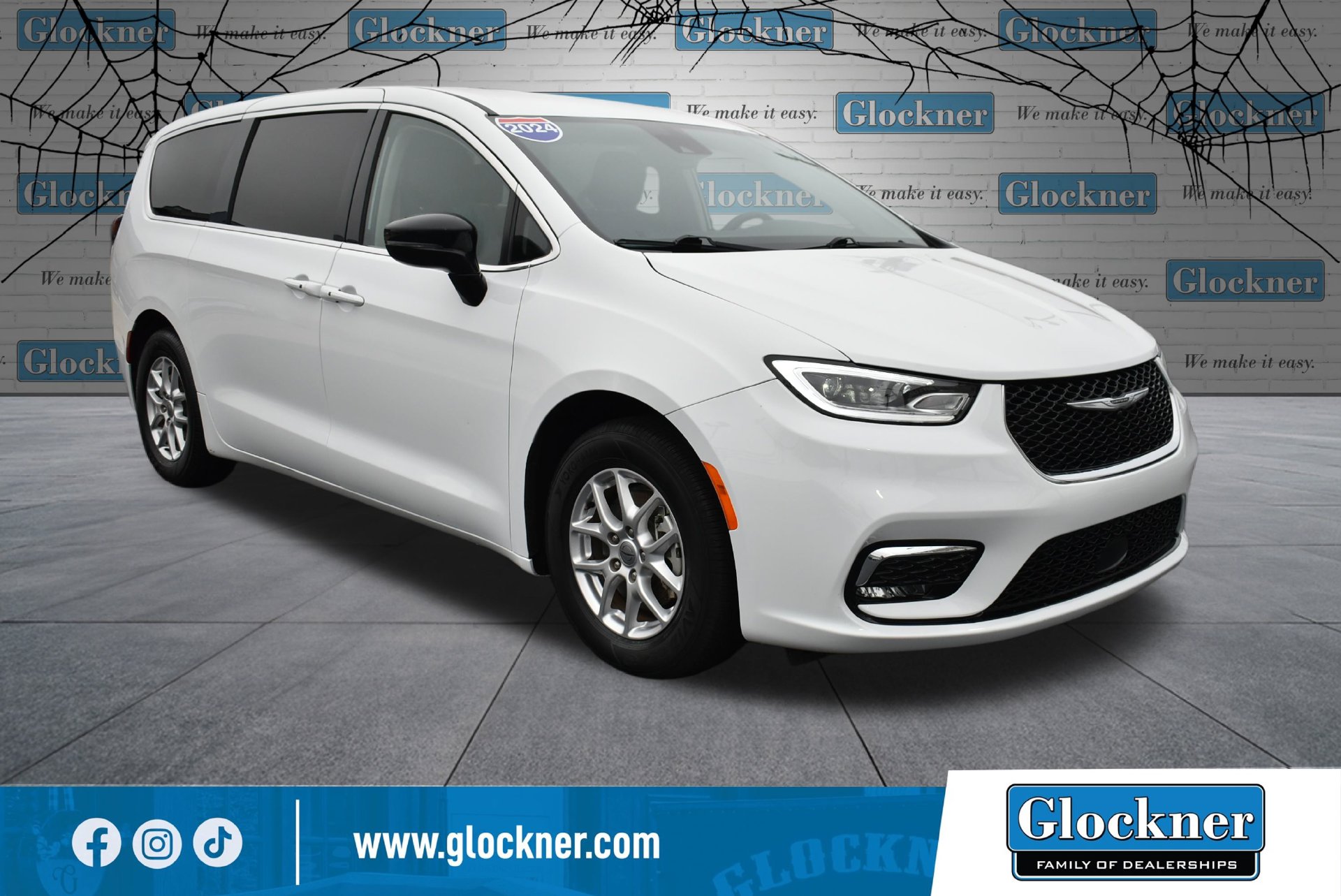 Used 2024 Chrysler Pacifica Touring L Minivan/Van