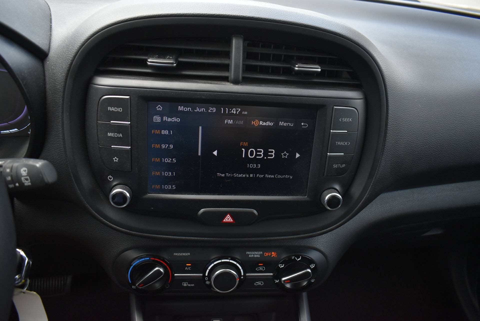 2023 Kia Soul LX - Photo 22