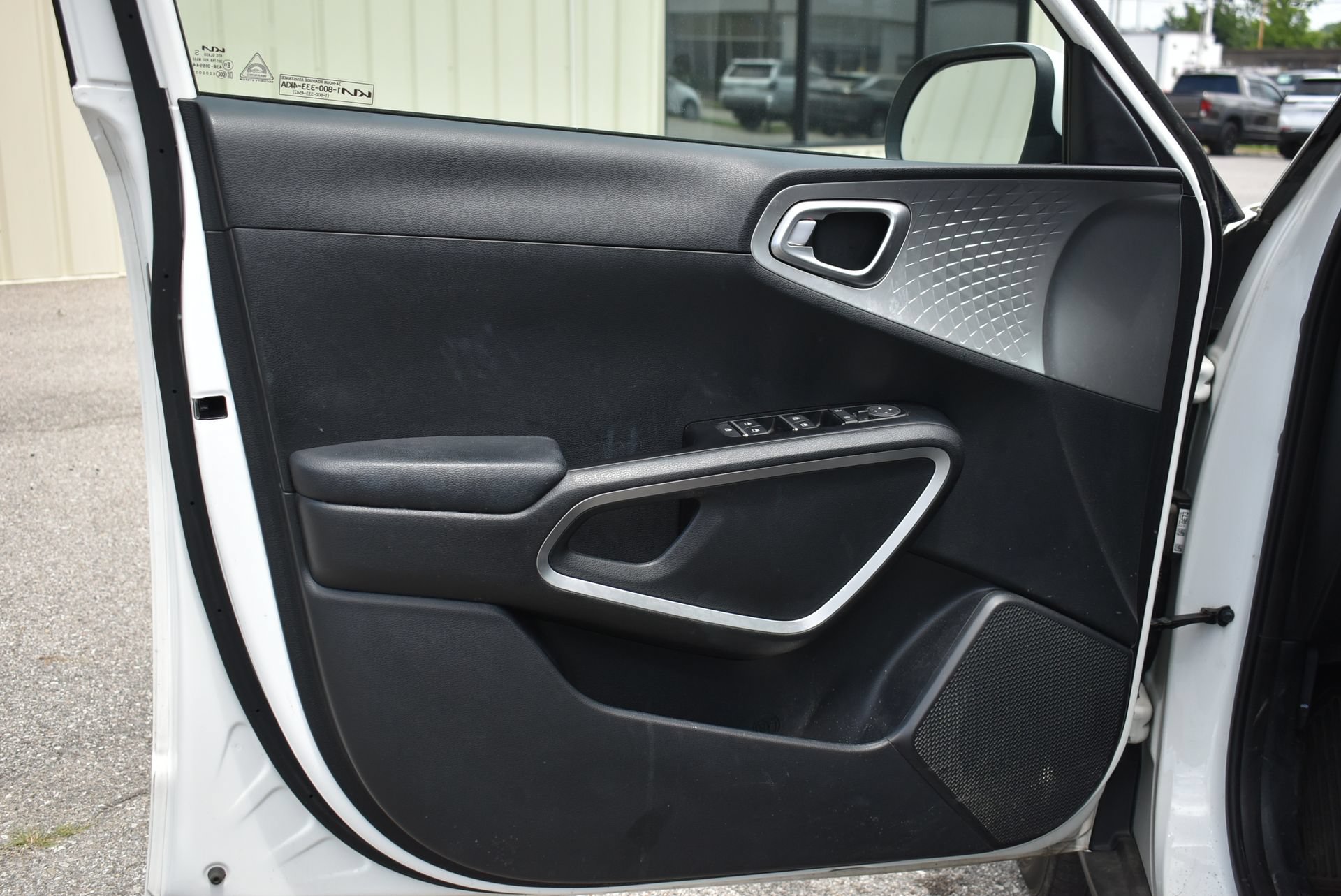 2023 Kia Soul LX - Photo 10