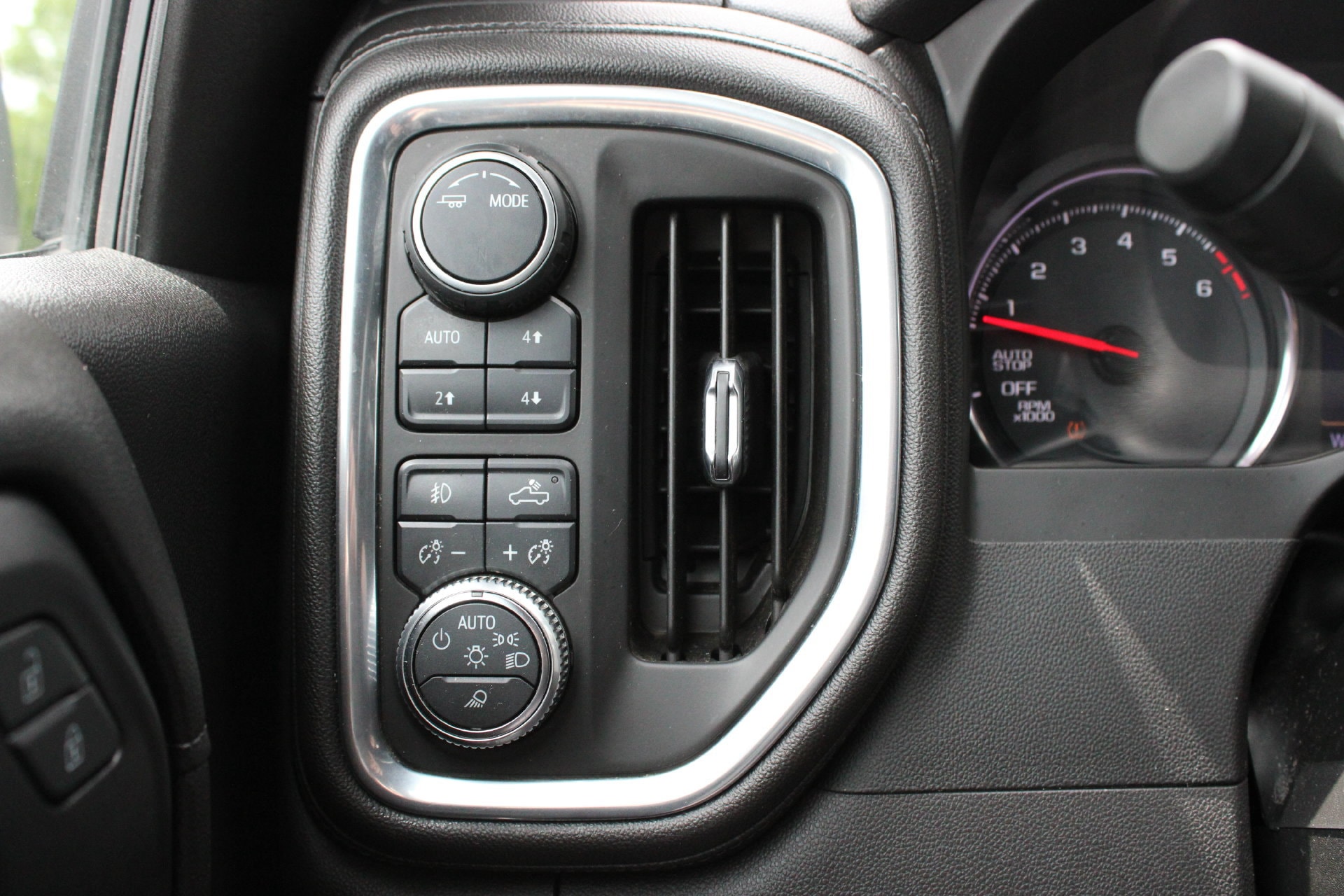 2020 Chevrolet Silverado 1500 RST - Photo 25