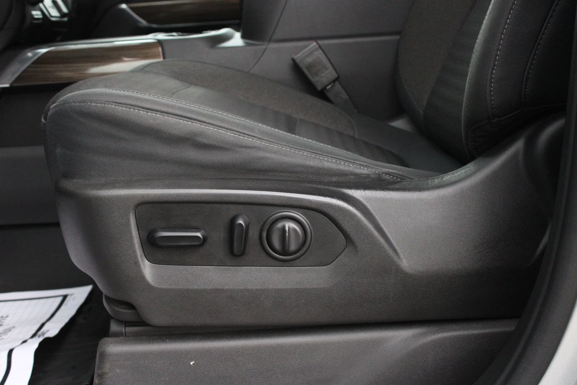 2020 Chevrolet Silverado 1500 RST - Photo 14