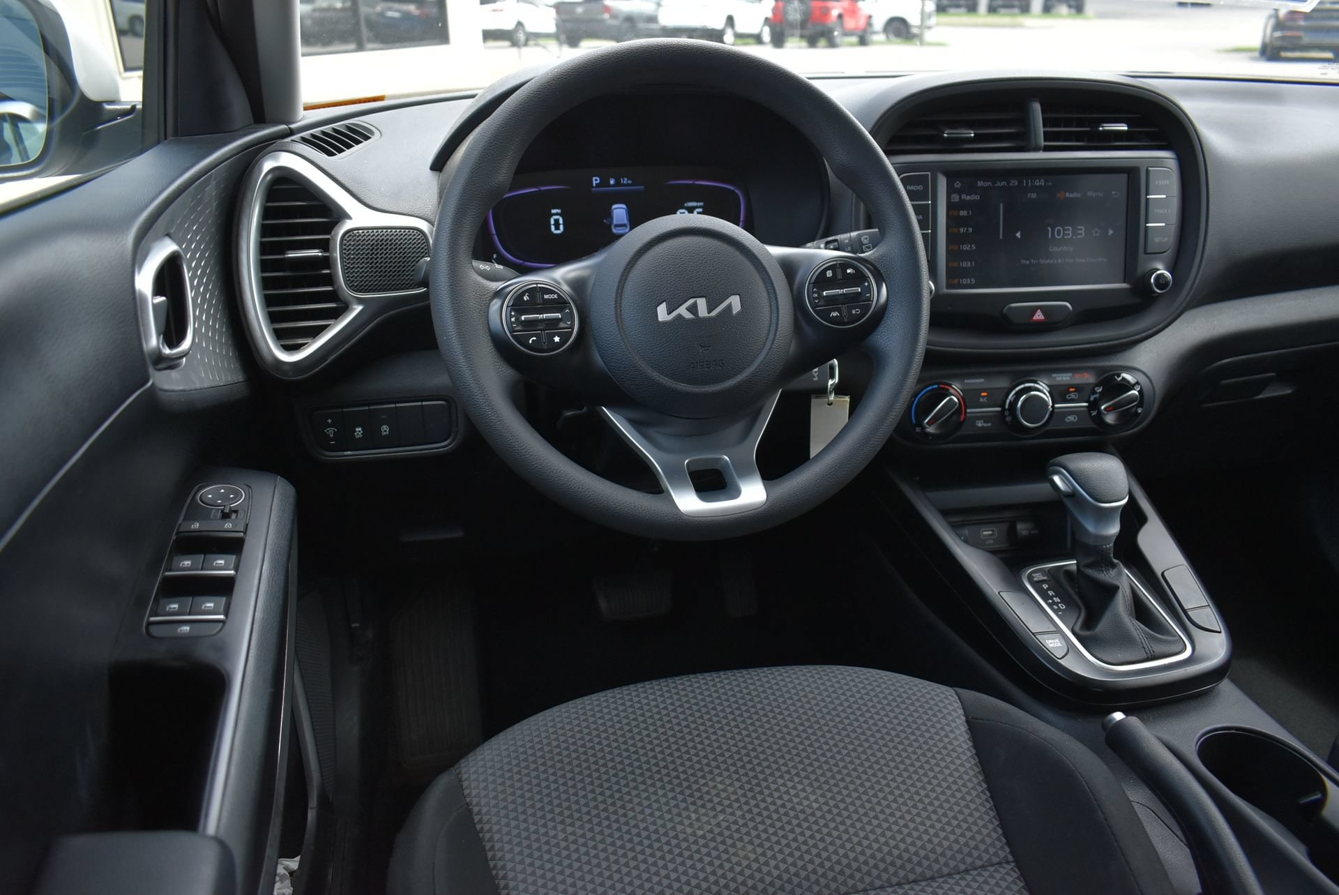 2023 Kia Soul LX - Photo 15
