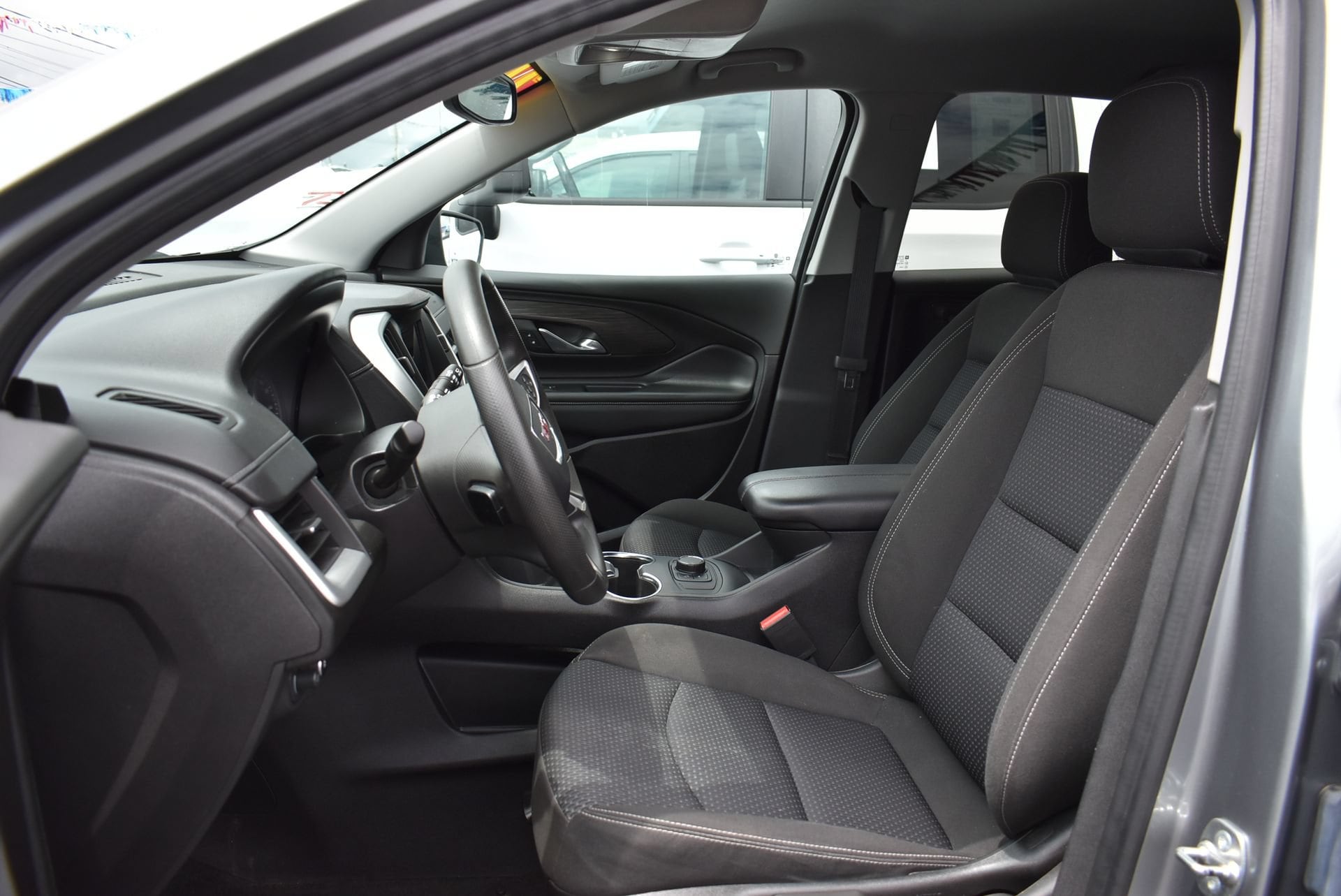 2024 GMC Terrain SLE - Photo 13