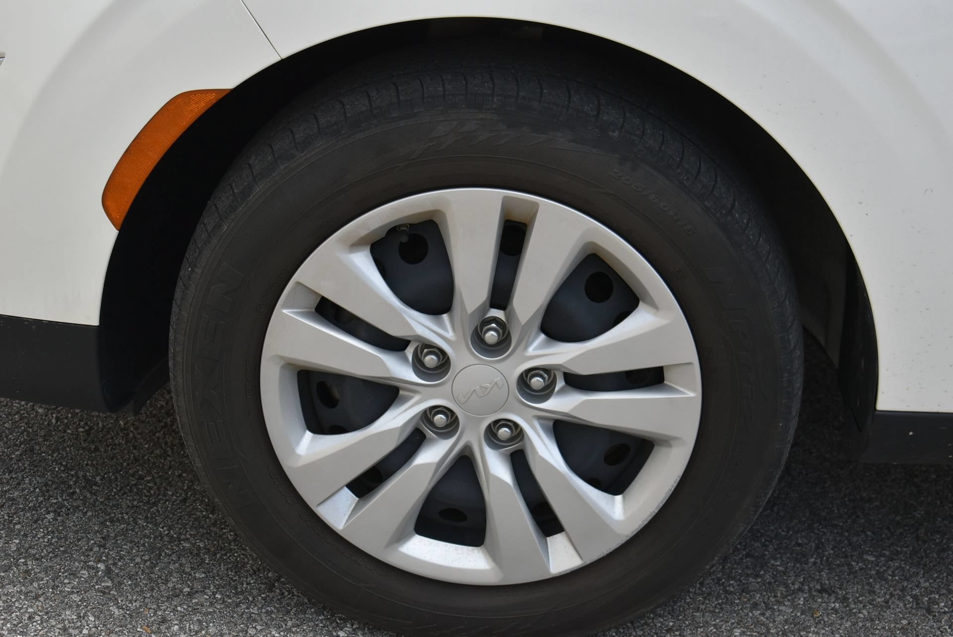 2023 Kia Soul LX - Photo 9