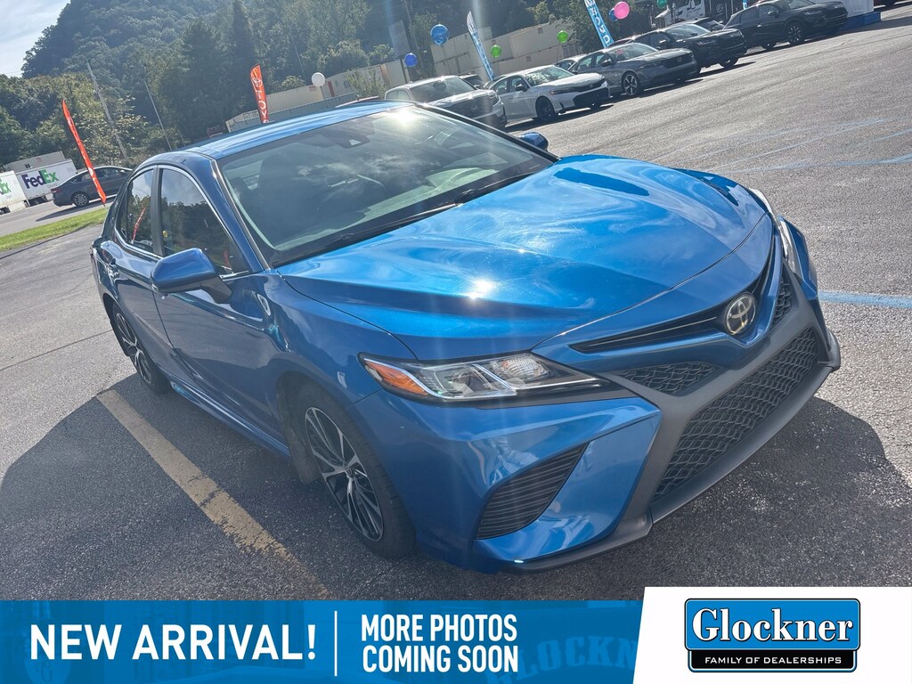 Used 2020 Toyota Camry SE Sedan
