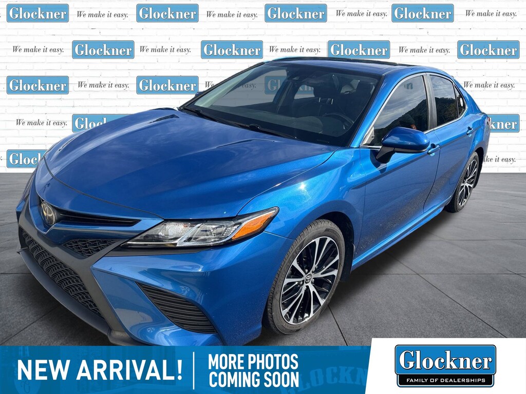 Used 2020 Toyota Camry SE Sedan
