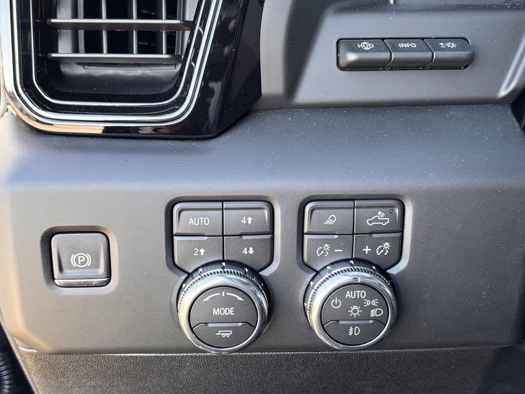 2026 GMC Sierra 2500HD AT4 - Photo 18