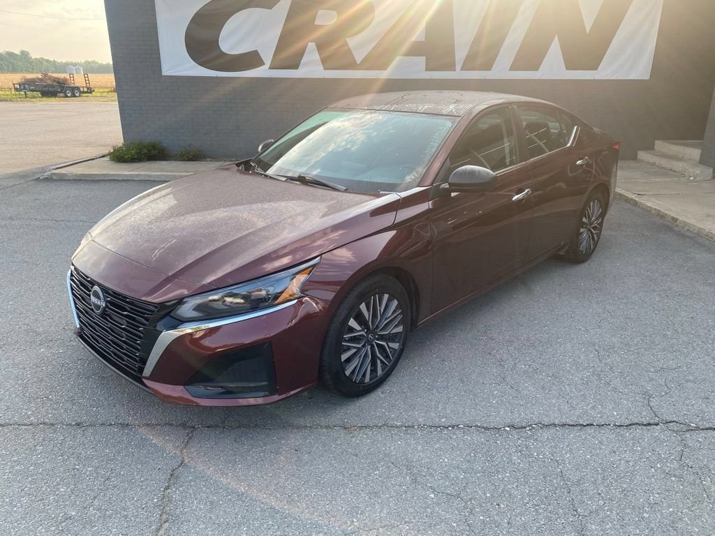 Used 2025 Nissan Altima SV Sedan