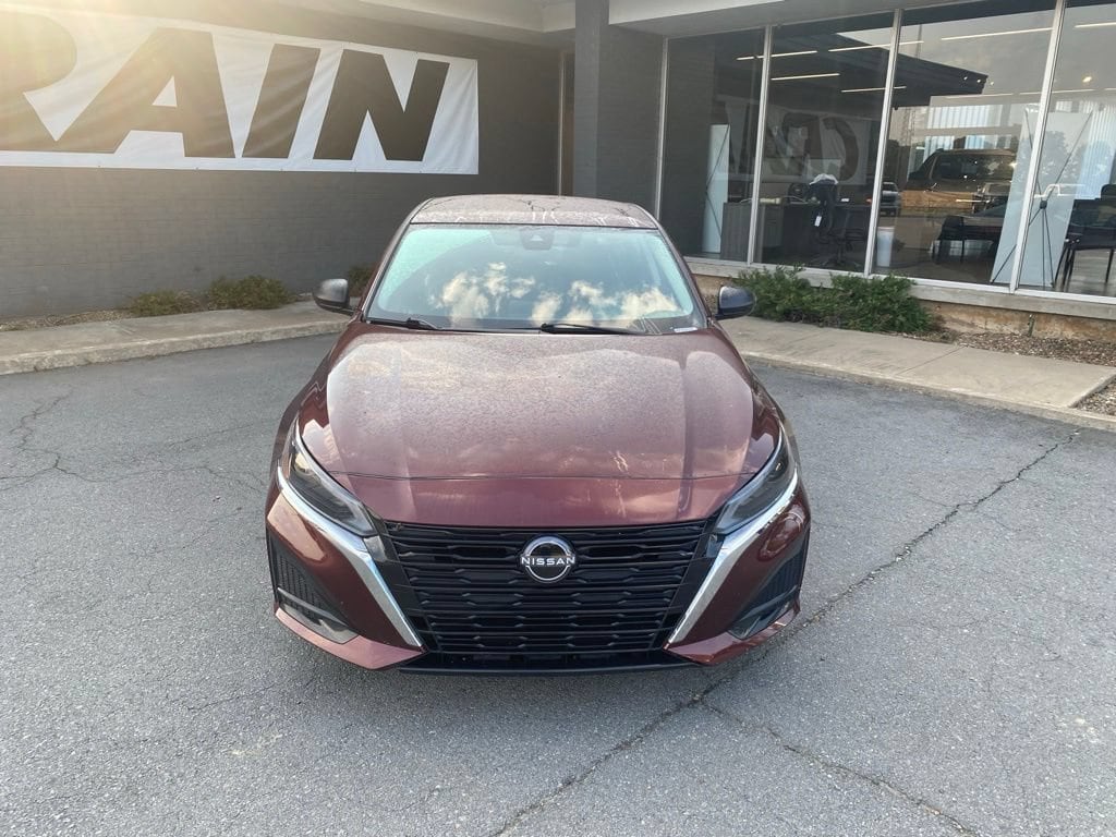 Used 2025 Nissan Altima SV Sedan
