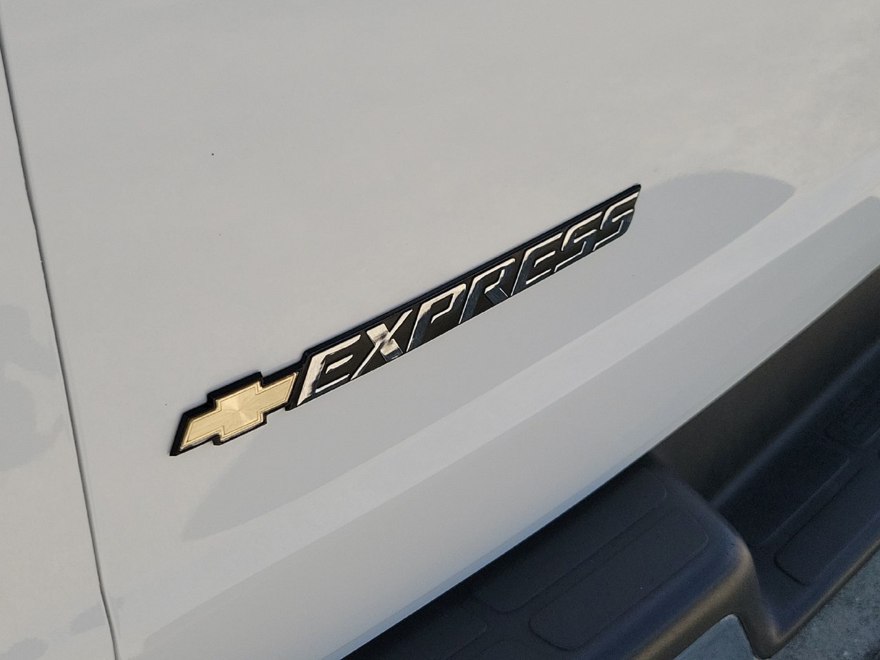 Used 2025 Chevrolet Express Passenger 1LT Van