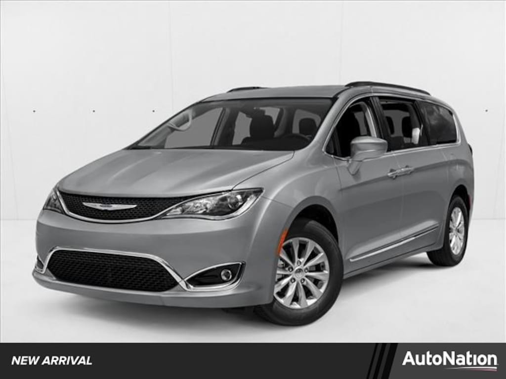Used 2019 Chrysler Pacifica Touring L Mini-van Passenger