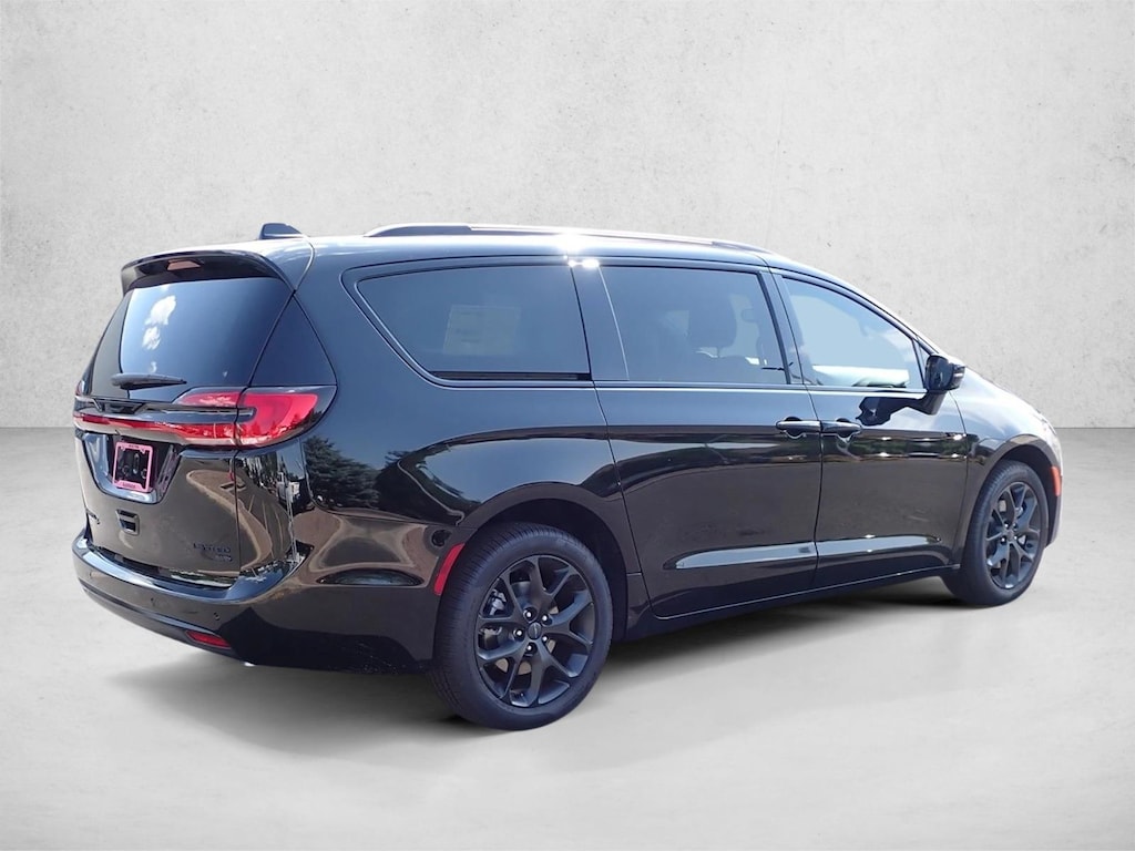 New 2027 Chrysler Pacifica Limited Van Passenger Van