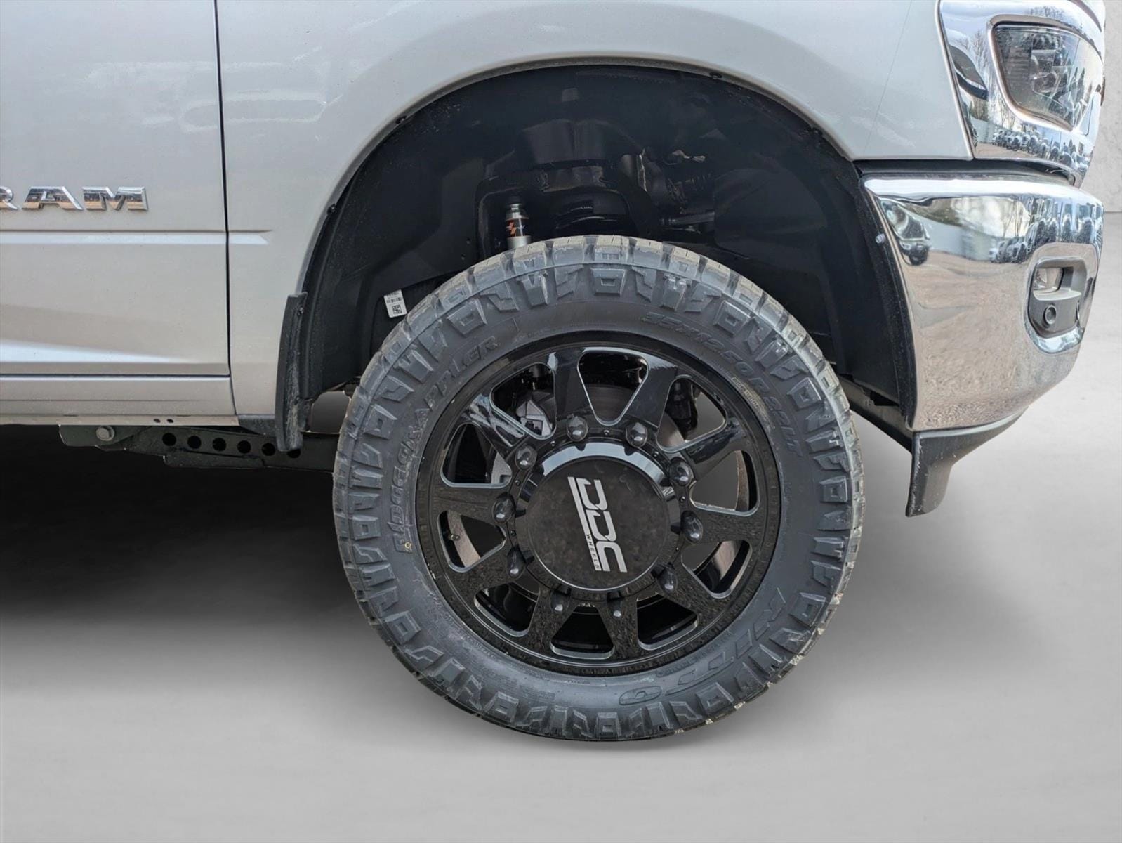 2026 RAM 3500 Laramie - Photo 16