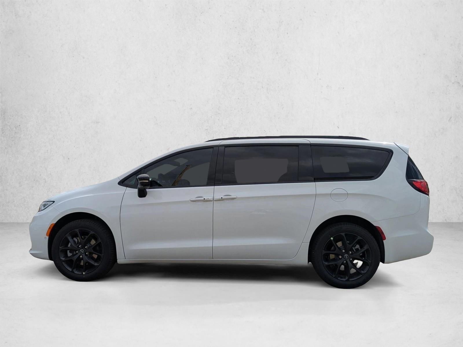 New 2026 Chrysler Pacifica Select Van Passenger Van