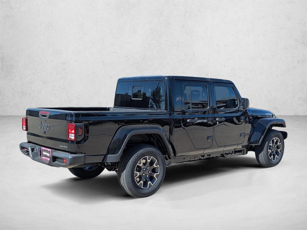 New 2026 Jeep Gladiator Sahara Truck Crew Cab
