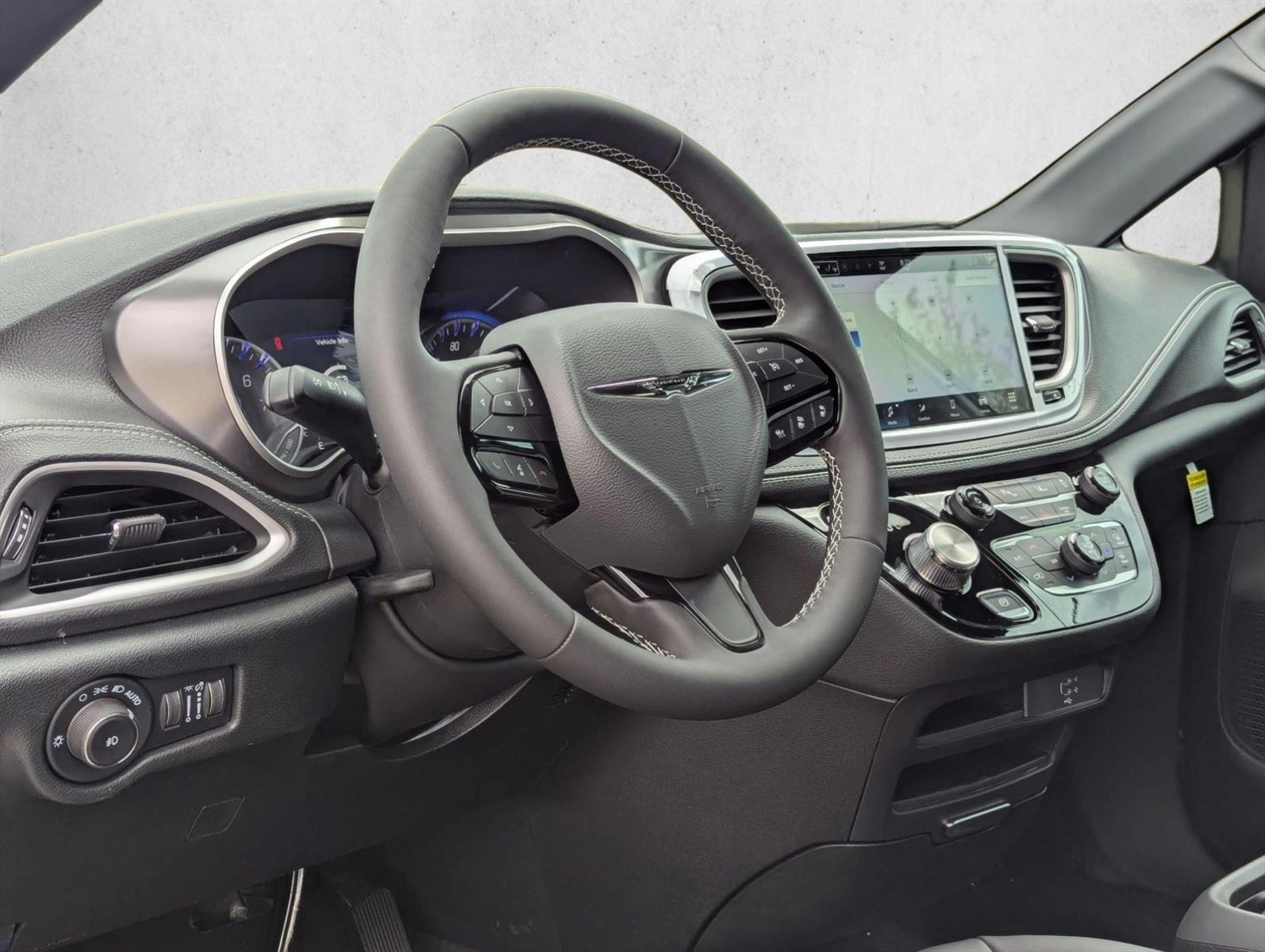 New 2026 Chrysler Pacifica Select Van Passenger Van