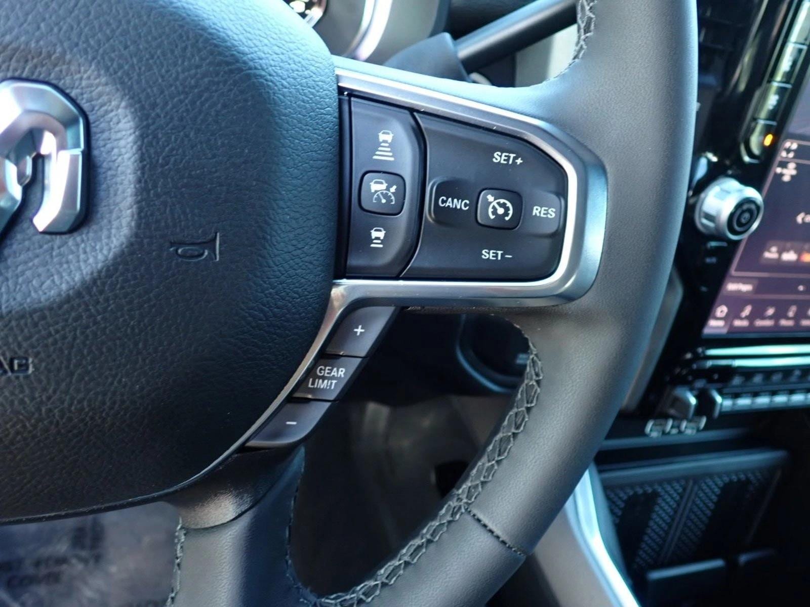2026 RAM 3500 Laramie - Photo 14