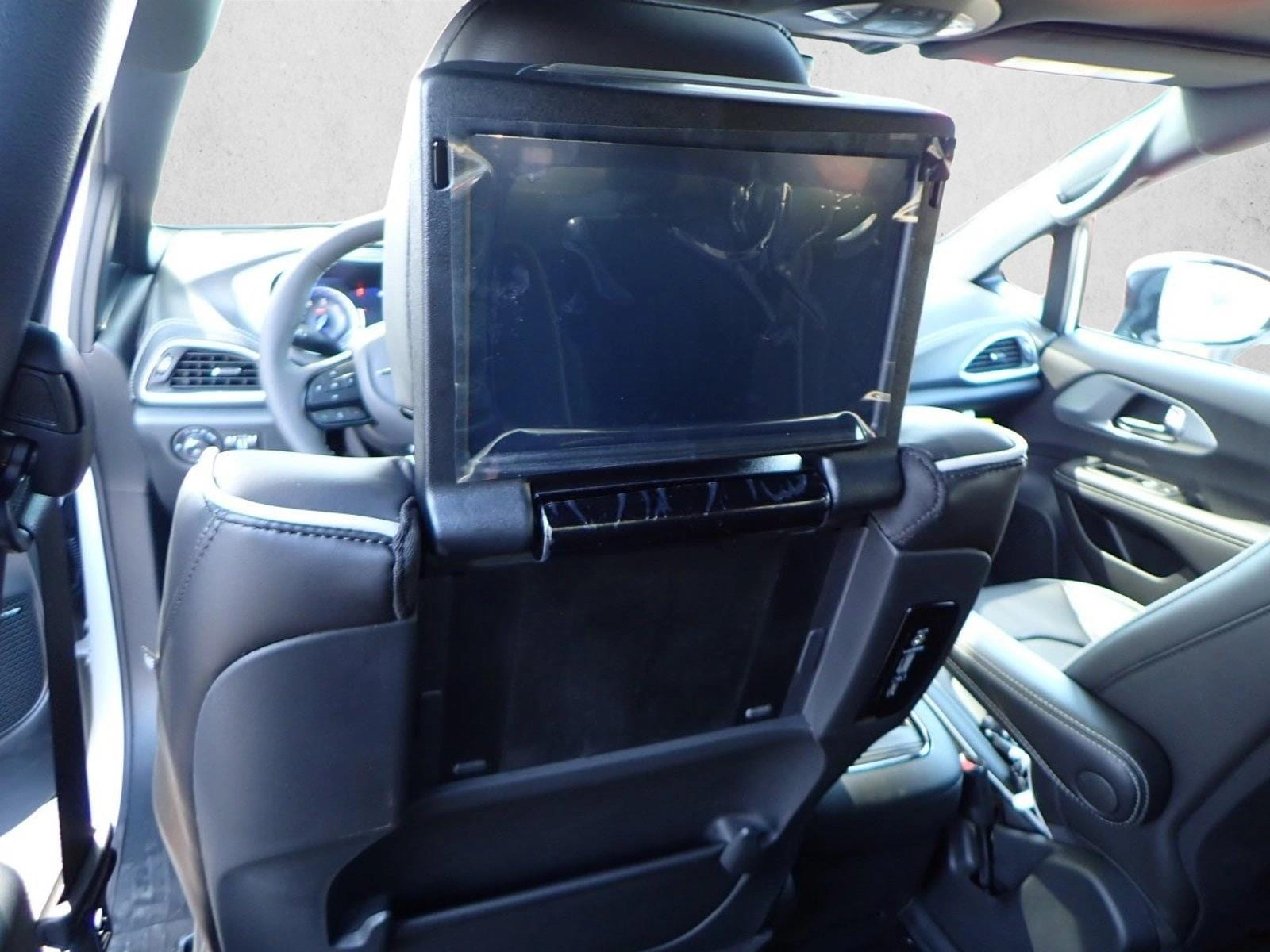 2026 Chrysler Pacifica Limited - Photo 11