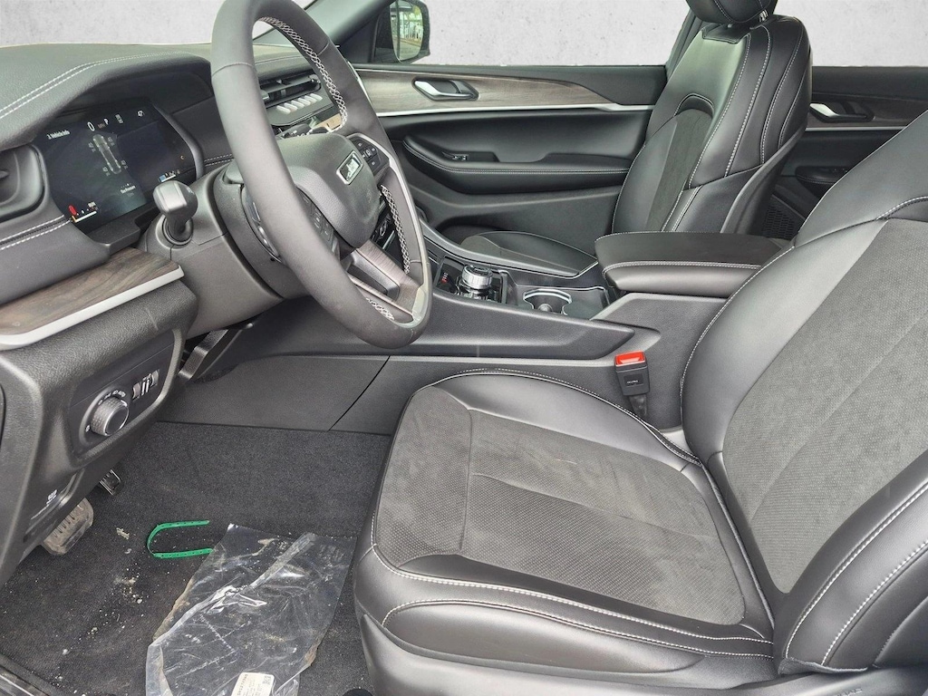 New 2026 Jeep Grand Cherokee Laredo Altitude SUV