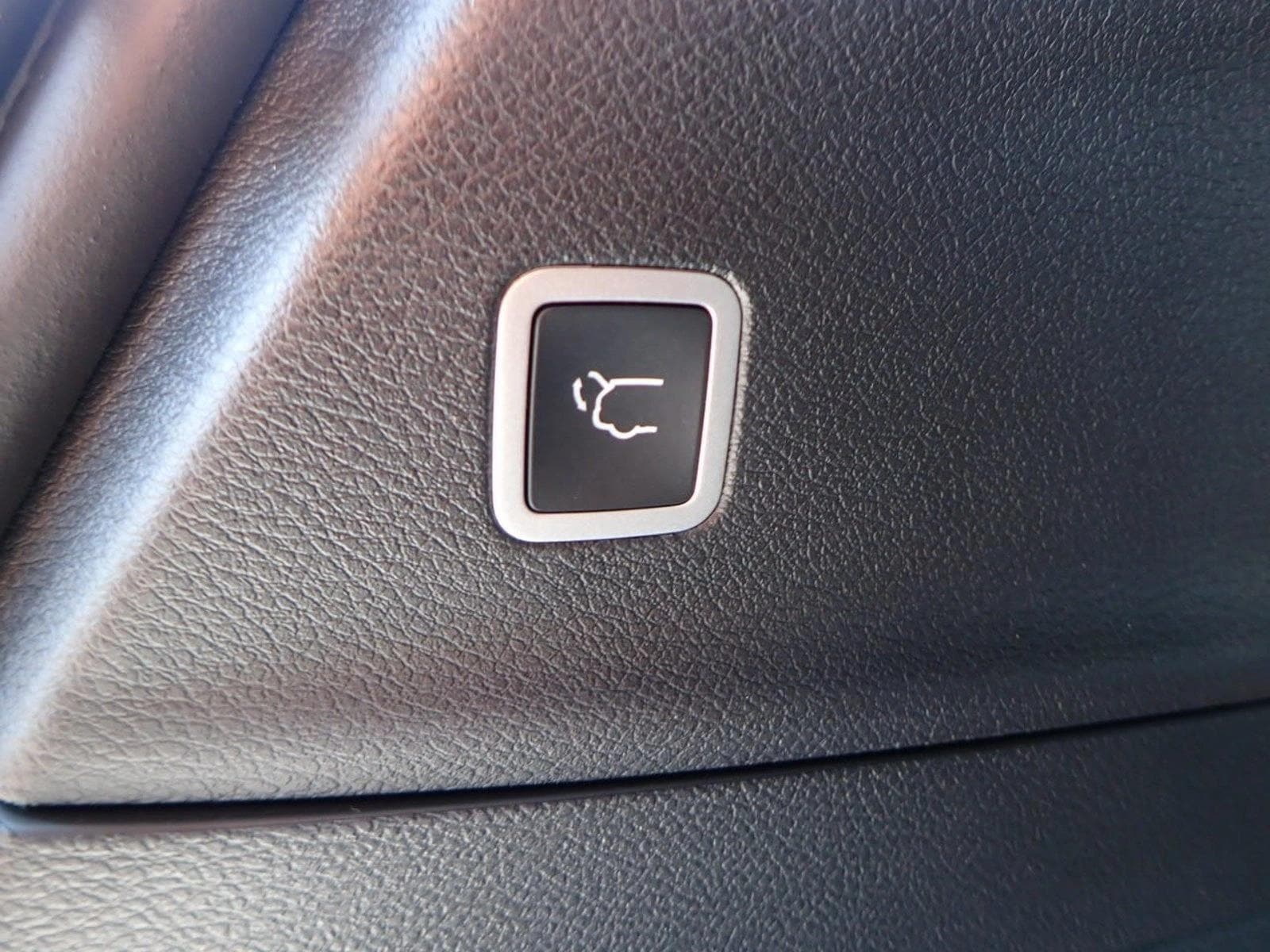 2026 Chrysler Pacifica Limited - Photo 9
