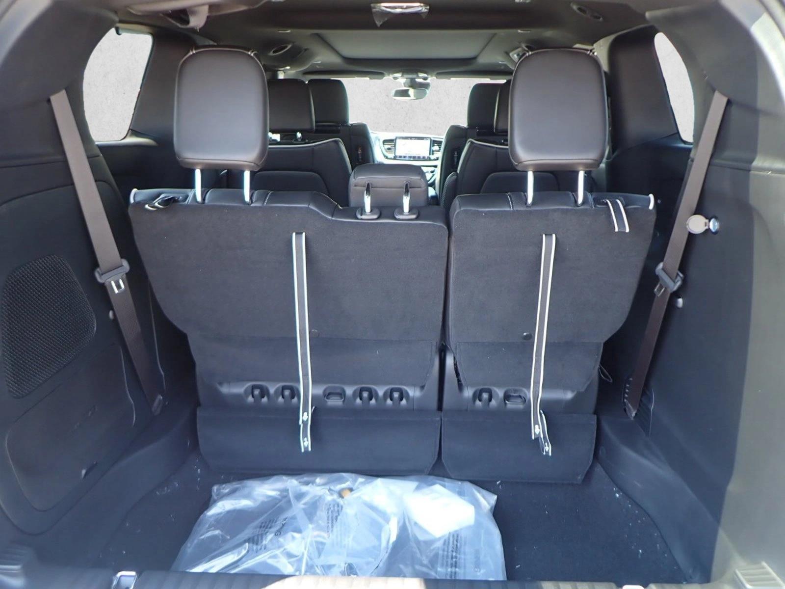 2026 Chrysler Pacifica Limited - Photo 8