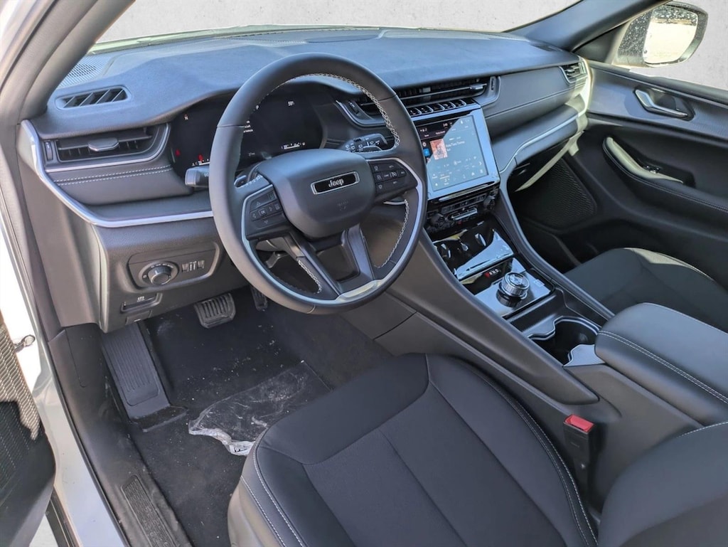New 2026 Jeep Grand Cherokee Laredo X SUV
