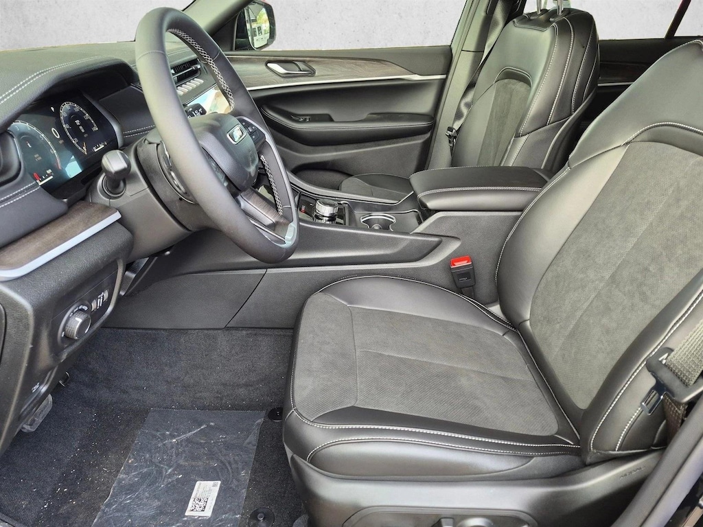 New 2026 Jeep Grand Cherokee Laredo Altitude SUV