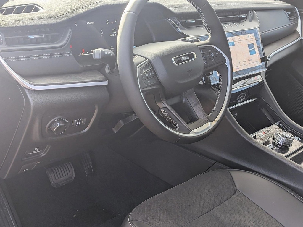 New 2026 Jeep Grand Cherokee Laredo Altitude SUV