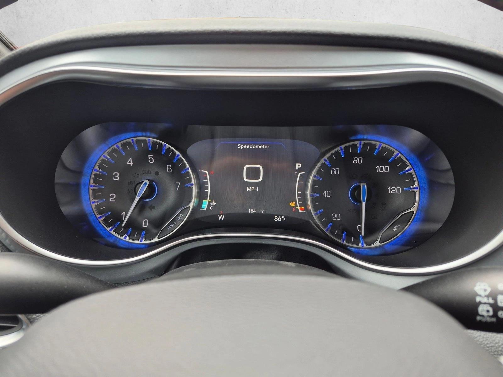 2026 Chrysler Pacifica Limited - Photo 10