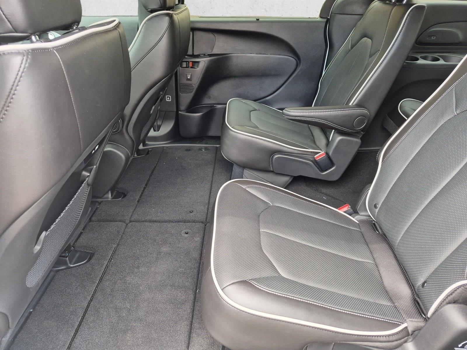 2026 Chrysler Pacifica Limited - Photo 13