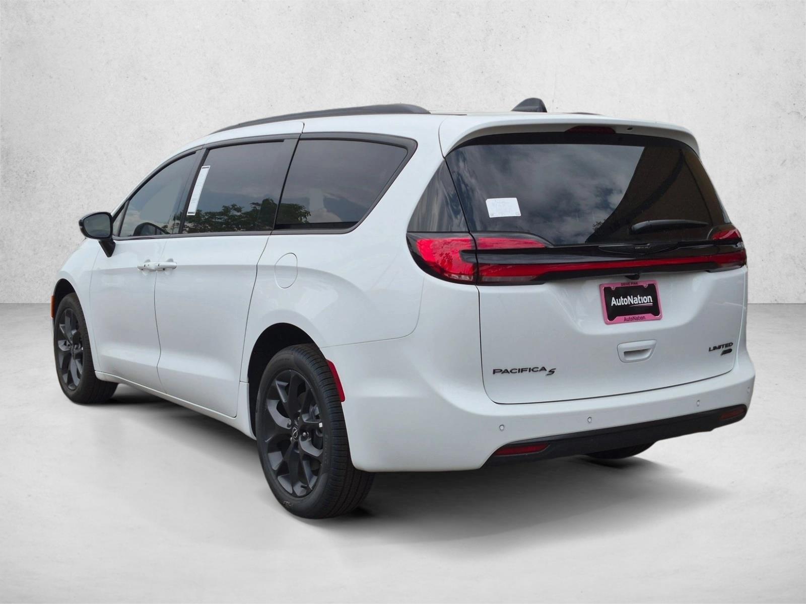 2026 Chrysler Pacifica Limited - Photo 7