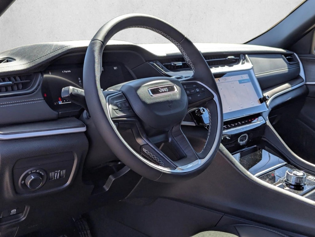 New 2026 Jeep Grand Cherokee Laredo Altitude SUV