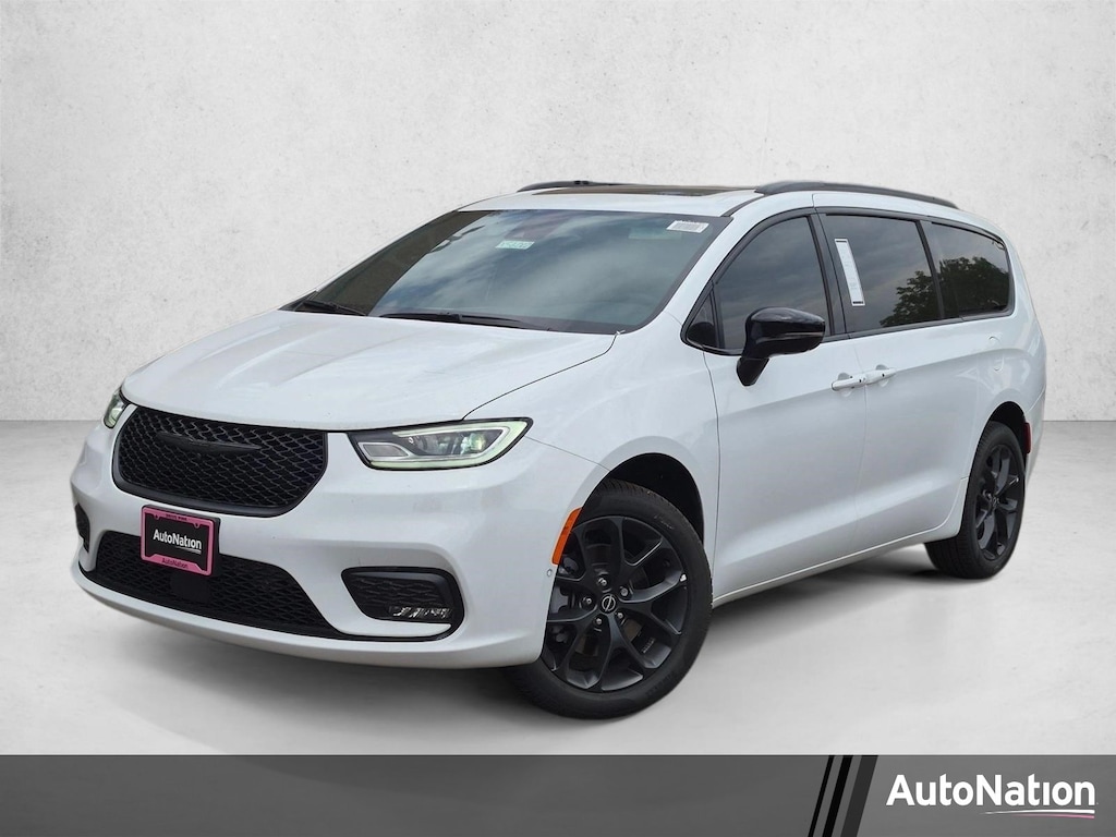 New 2026 Chrysler Pacifica Limited Van Passenger Van